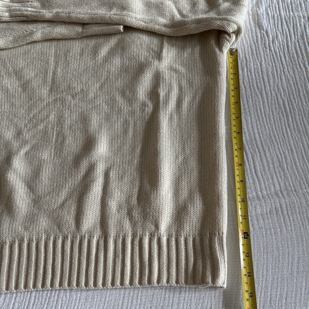 Women’s Classic Beige Crewneck Sweater / M - Picture 4 of 5